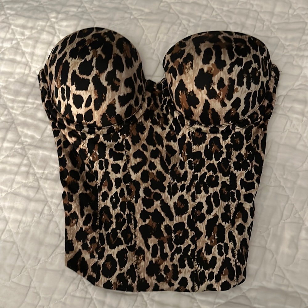 Victoria’s Secret leopard low back bustier bra 34c